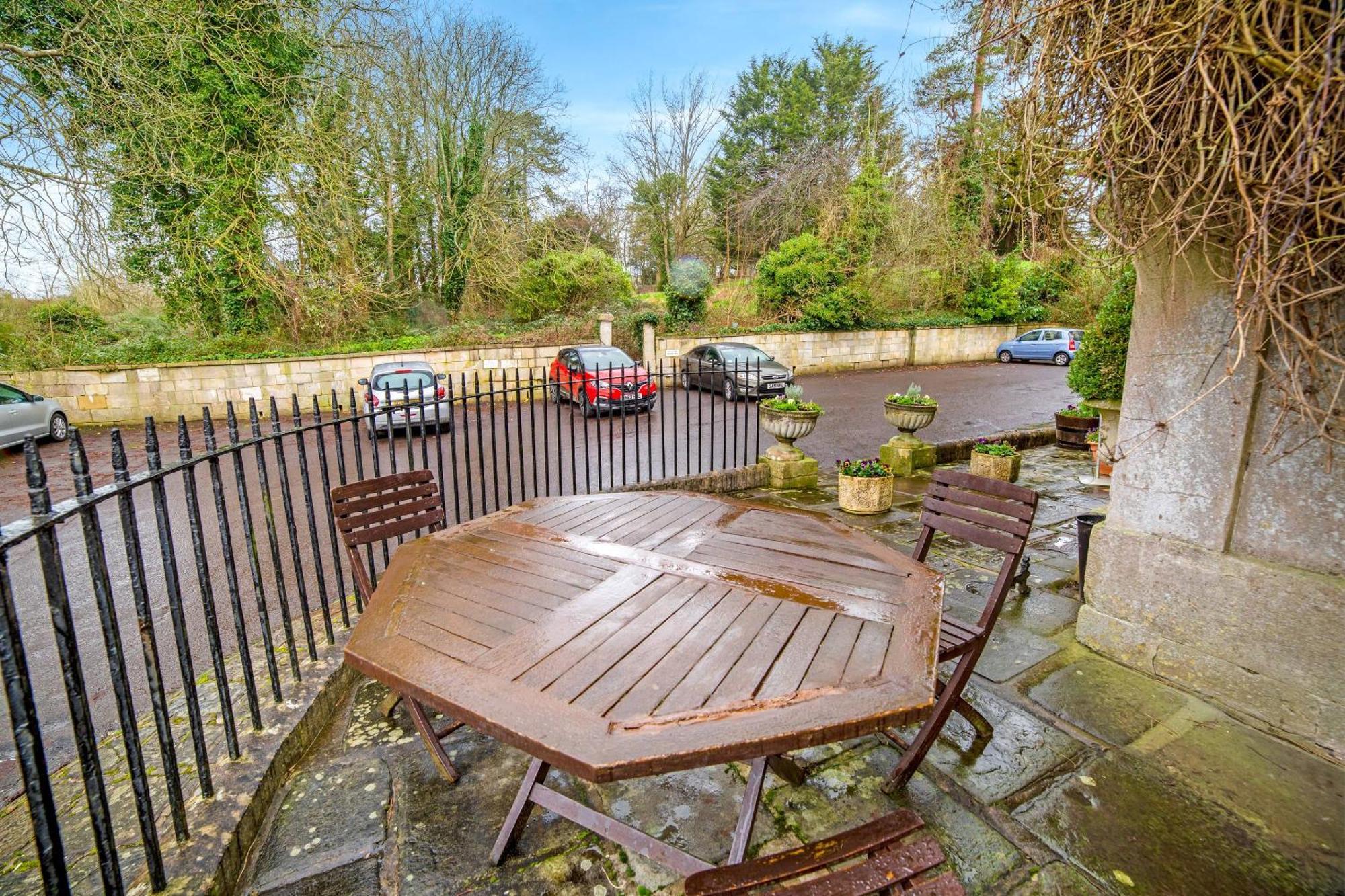 Oyo Bailbrook Lodge, Bath Exterior photo